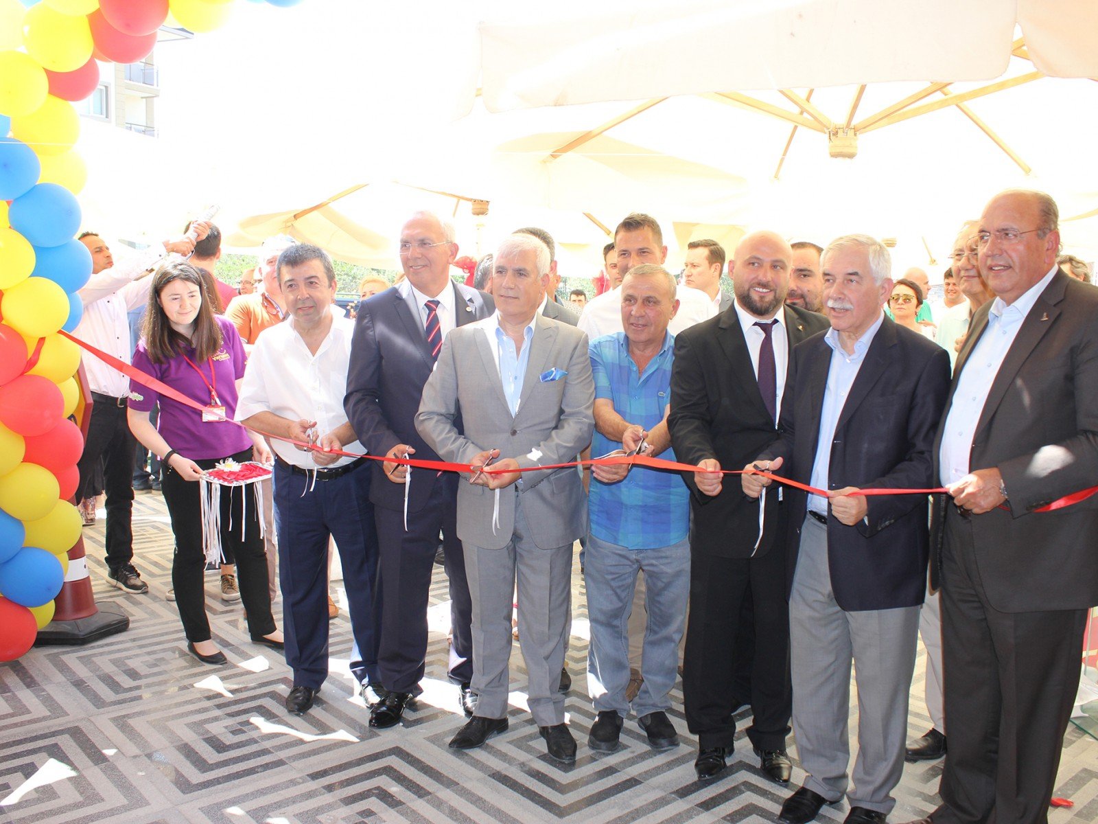 Özhan Market’in 44. Mağazası Balat2 hizmete başladı.